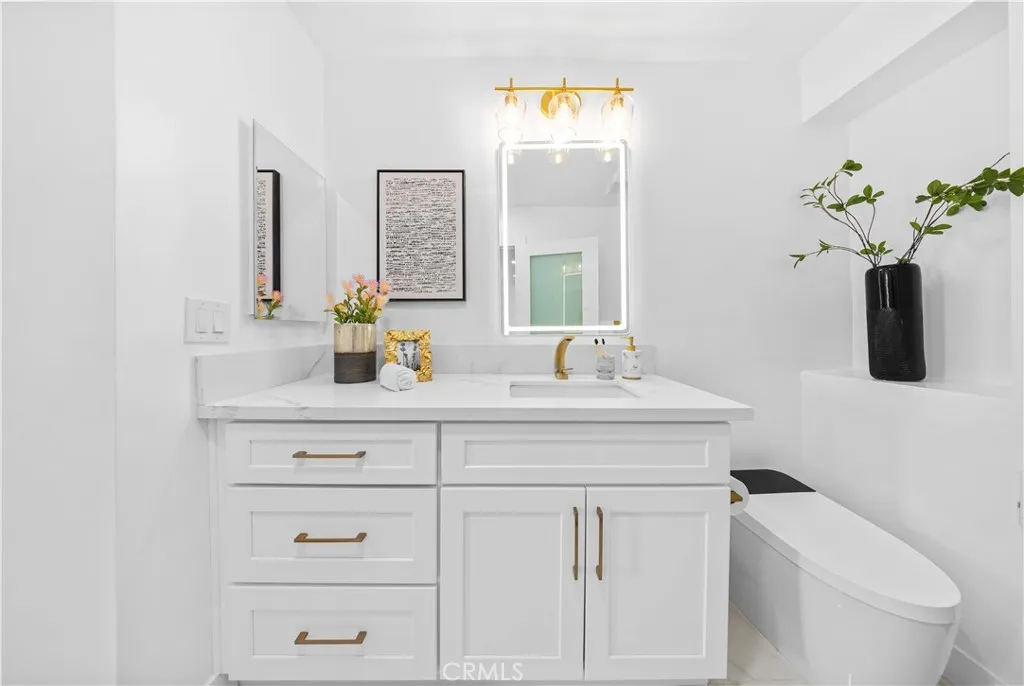 1550 N Laurel Avenue N 203, Los Angeles, California 90046 home-pic-22